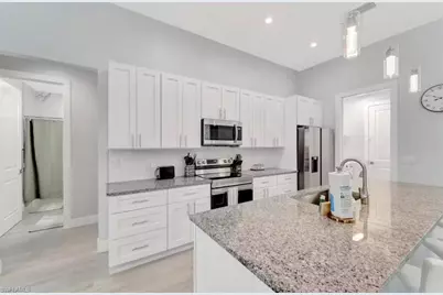 3222 SW Santa Barbara Pl, Cape Coral, FL 33914 - Photo 2