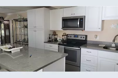 91 Sun Cir, Fort Myers, FL 33905 - Photo 6