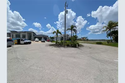 1003 NW 40th Pl, Cape Coral, FL 33993 - Photo 4