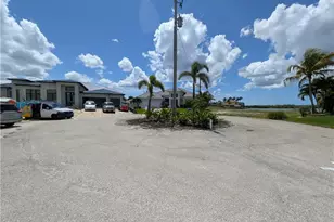 1003 NW 40th Pl, Cape Coral, FL 33993 - Photo 4