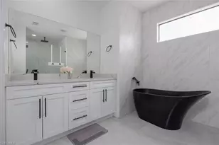 220 NE 8th Pl, Cape Coral, FL 33909 - Photo 16