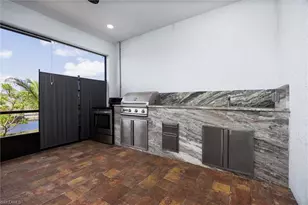 220 NE 8th Pl, Cape Coral, FL 33909 - Photo 28