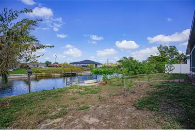 220 NE 8th Pl, Cape Coral, FL 33909 - Photo 30