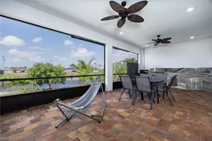 220 NE 8th Pl, Cape Coral, FL 33909 - Photo 6