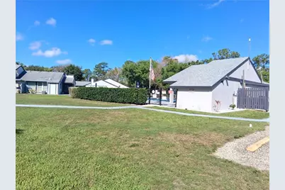 10585 Roxbury Ct, Lehigh Acres, FL 33936 - Photo 20