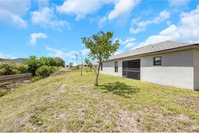 1726 NE 10th Ln, Cape Coral, FL 33909 - Photo 28