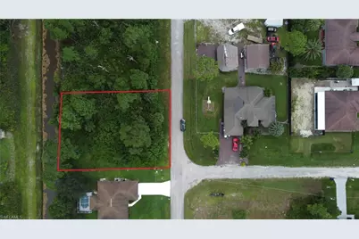 1112 Amherst St E, Lehigh Acres, FL 33974 - Photo 2