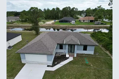 612 Ames St E, Lehigh Acres, FL 33974 - Photo 2