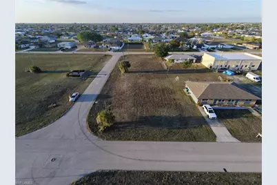 1001 NE 8th Ter, Cape Coral, FL 33909 - Photo 2