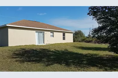 932 Dobbins St E, Lehigh Acres, FL 33974 - Photo 4