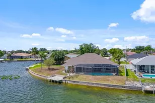 837 SW 2nd Ave, Cape Coral, FL 33991 - Photo 4