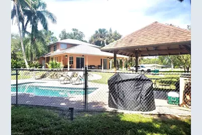 740 19th St SW, Naples, FL 34117 - Photo 10