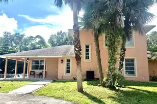 740 19th St SW, Naples, FL 34117 - Photo 2