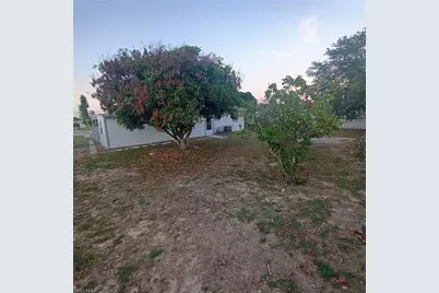 810 Palm Blvd, Lehigh Acres, FL 33936 - Photo 4