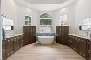 355 14th Ave NE, Naples, FL 34120 - Photo 12