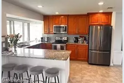 607 SE 34th Ter, Cape Coral, FL 33904 - Photo 2