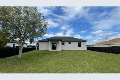 528 Raintree St E, Lehigh Acres, FL 33974 - Photo 6