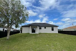 528 Raintree St E, Lehigh Acres, FL 33974 - Photo 6