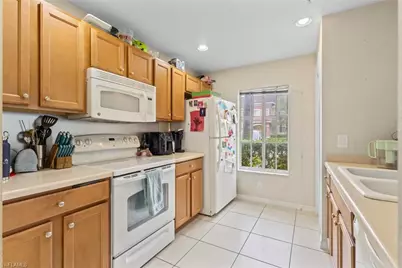 12010 Rock Brook Run #1702, Fort Myers, FL 33913 - Photo 4