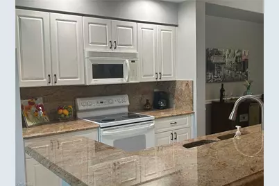 8076 Queen Palm Ln #412, Fort Myers, FL 33966 - Photo 4