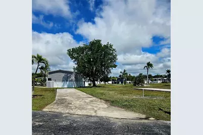 20 Cottonwood Dr, Fort Myers, FL 33908 - Photo 2