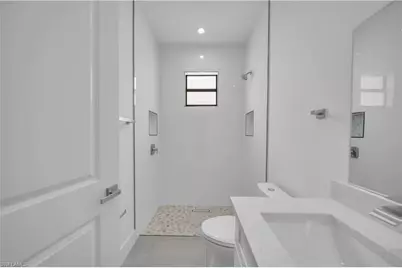 211 NE 15th Ter, Cape Coral, FL 33909 - Photo 22