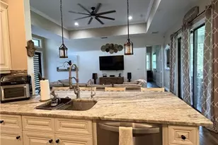 190 2nd St SE, Naples, FL 34117 - Photo 10