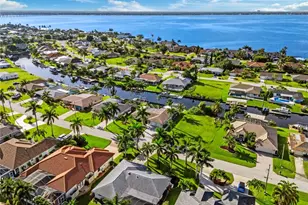 2232 SE 27th St, Cape Coral, FL 33904 - Photo 32