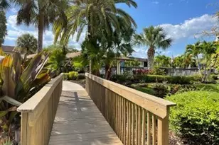 9270 Lake Park Dr, Fort Myers, FL 33919 - Photo 2