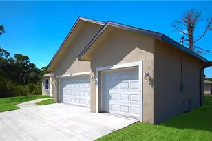 8002 Sherwood Cir, Labelle, FL 33935 - Photo 2