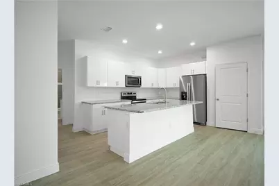 7008 Palpano Cir, Labelle, FL 33935 - Photo 10