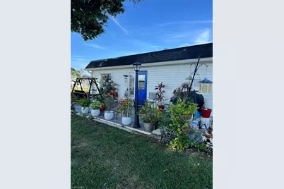 18 Hamlin Ct, Lehigh Acres, FL 33936 - Photo 2