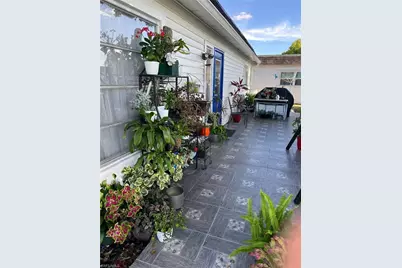 18 Hamlin Ct, Lehigh Acres, FL 33936 - Photo 6