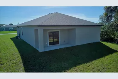 9020 Green Cir, Labelle, FL 33935 - Photo 2