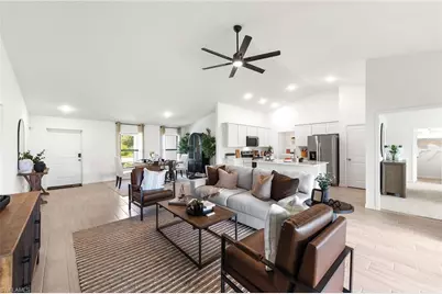 915 NE 35th Ln, Cape Coral, FL 33909 - Photo 4