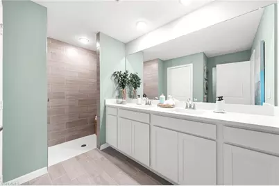 915 NE 35th Ln, Cape Coral, FL 33909 - Photo 8