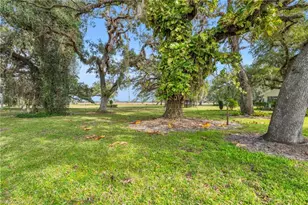 1210 Riverbend Dr, Labelle, FL 33935 - Photo 46