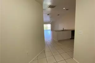 622 SE 13th Pl, Cape Coral, FL 33990 - Photo 4