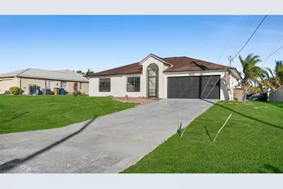 918 Acroft Ave, Lehigh Acres, FL 33971 - Photo 2