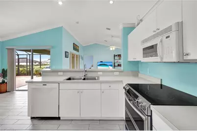 1718 SW 12th Ln, Cape Coral, FL 33991 - Photo 10