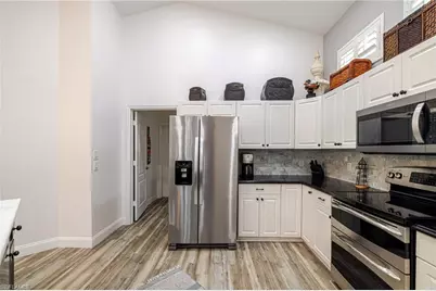 1059 Briarwood Blvd, Naples, FL 34104 - Photo 10