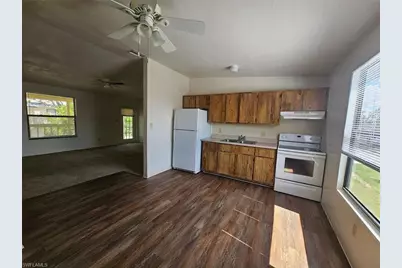 626 SE 13th Ct #3, Cape Coral, FL 33990 - Photo 6