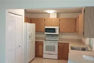 906 SE 19th Ln, Cape Coral, FL 33990 - Photo 6