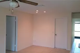 906 SE 19th Ln, Cape Coral, FL 33990 - Photo 18