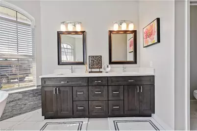 321 SE 31st St, Cape Coral, FL 33904 - Photo 18