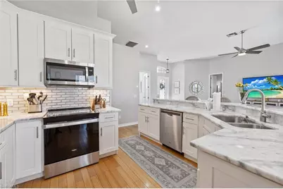 321 SE 31st St, Cape Coral, FL 33904 - Photo 8