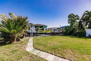 1437 Vendome Ct, Cape Coral, FL 33904 - Photo 40