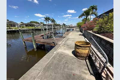 1922 SE 10th Pl, Cape Coral, FL 33990 - Photo 38