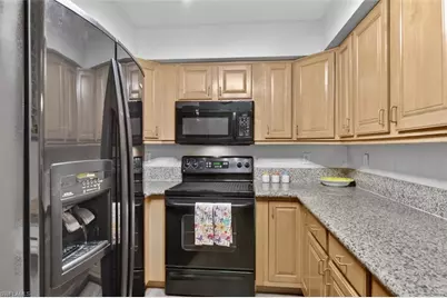 12505 McGregor Blvd #113, Fort Myers, FL 33919 - Photo 10