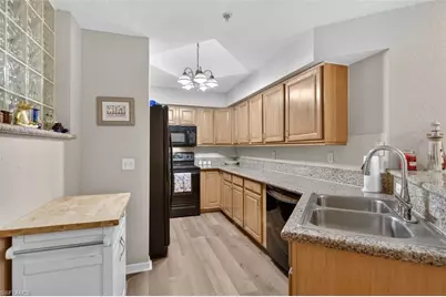 12505 McGregor Blvd #113, Fort Myers, FL 33919 - Photo 8